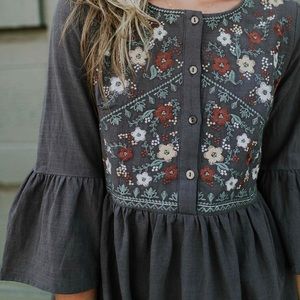 BAILEE EMBROIDERED DRESS WITH BELLE SLEEVES